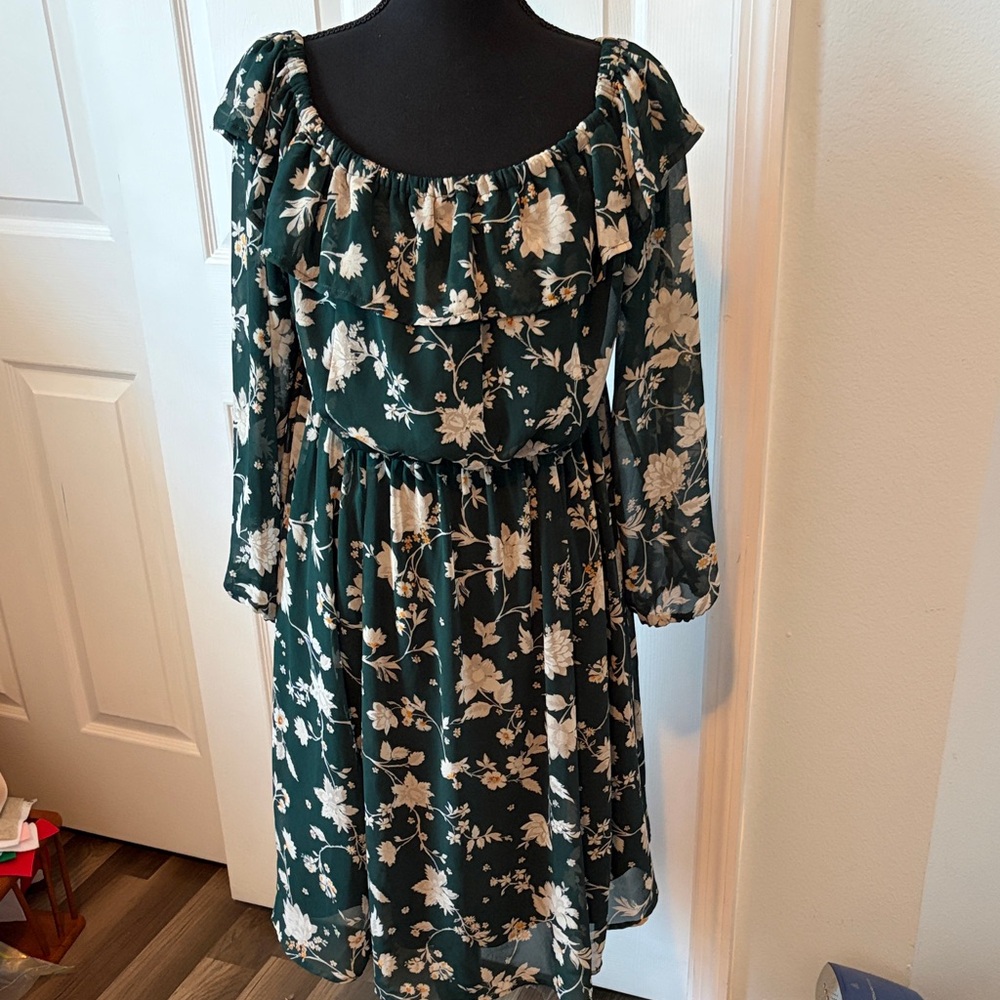 Torrid Floral Feminine open neck Dress size 1X